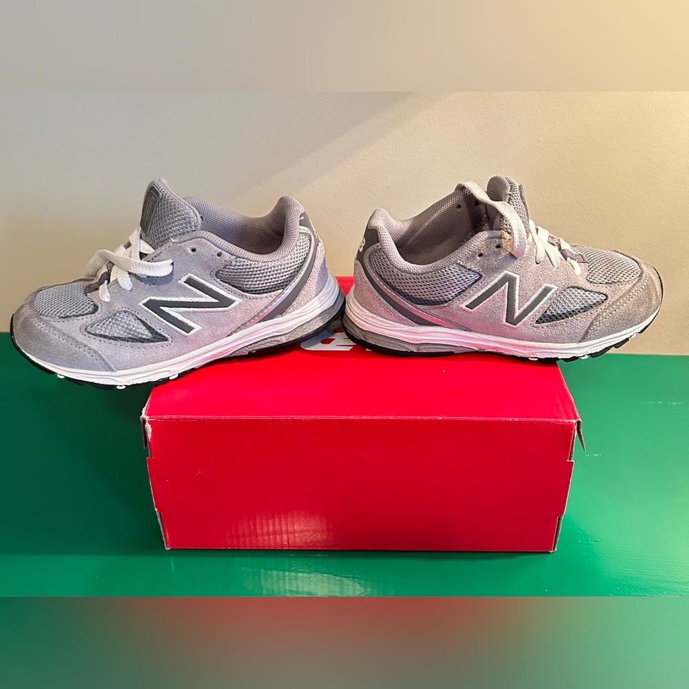 New Balance Toddler SZ 9 XW